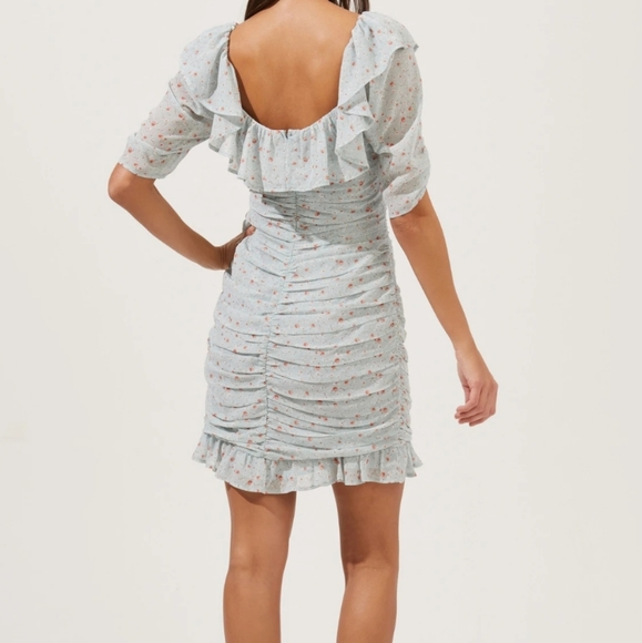 Astr the label SHORT SLEEVE RUFFLE NECK RUCHED DRESS - Picture 4 of 11